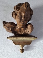 Kleiner Holzengel, Putte, Putto, barock, auf Holzkonsole