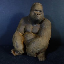 Massive Stahlskulptur eines Gorilla, Im Sandguß hergestellt
