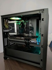 High-End PC-System und Monitor