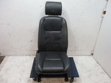 Sitz vorne rechts Leder