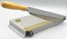 Flosto Papierschneider /