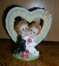 Hochzeitsdeko Brautpaar mit Herz 8 x 7 cm Tortenaufsatz Figur