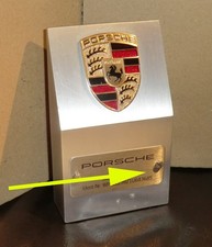 PORSCHE owner Pylon VITRINE