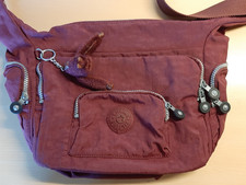 Kipling Europa New Umhängetasche Farbe weinrot + Affe gebraucht