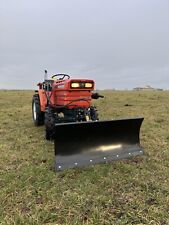 Traktor Kubota Diesel Allrad gebraucht mit Schneeschild für Winterdienst