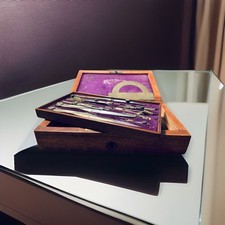 Antiker ZIRKELKASTEN |