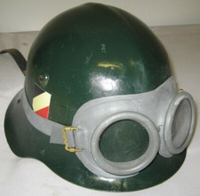 Stahlhelm ähn.  Wehrmacht Schutzbrille Kradbrille Motorrad  2.Weltkrieg  Landser