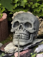 Wasserspeier/Wasserspiel Totenkopf Skull Steinguss