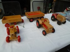 Holztraktor (en)  3 Stück