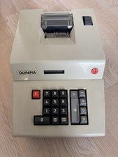 Olympia Rechenmaschine Typ AE, Büromaschine mit Abdeckung