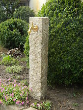 Wasserzapfsäule aus gelbem