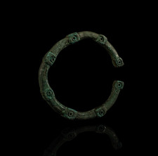 Verzierter Armreif aus der Bronzezeit