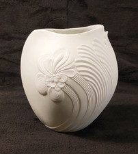 Kaiser  Bisquitporzellan Vase