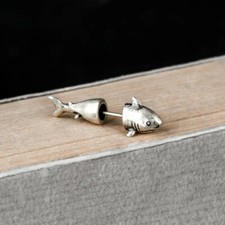 I13 einzelner Ohrring Hai