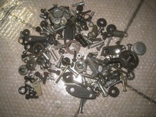 GSX-R 750 GR77B Restteile Schrauben Buchsen Halter Kleinteile