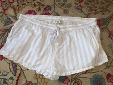 Love To Lounge Shorts Gr. M Lila Streifen Heiß