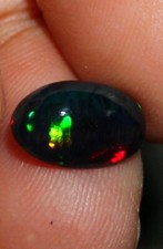 Schwarzer opal edelstein - schwarzer,