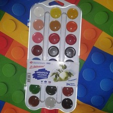 24 große Näpfchen feiner