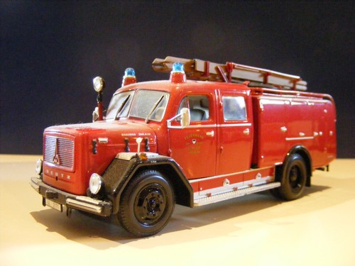 Minichamps 439 141 - 141, 170