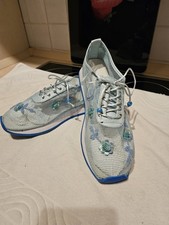 Federleichter Mesh-Sneaker