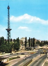 Postkarte :  BERLIN  -  FUNKTURM mit Tankstelle