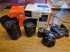 Sony Alpha A5000 Kamera-Set mit 3 Objektiven – E-Mount Systemkamera