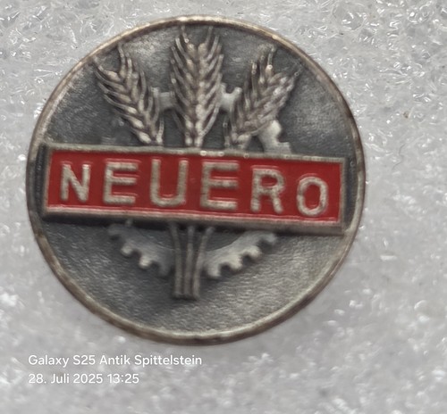Anstecknadel neuero farm - anstecknadel, ;