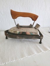 Schweres altes bügeleisen - schweres,