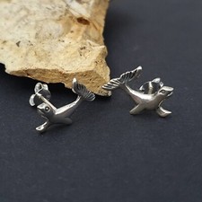 Seal Stud Earrings Silver 925