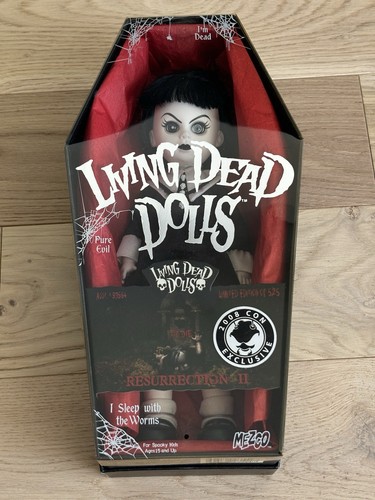 Living dead puppen sadie - living,