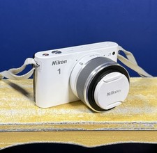 Nikon 1 J1 10.1MP Digital