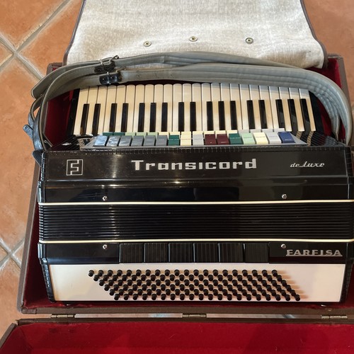 Elektronisches akkordeon von - elektronisches,