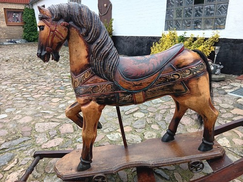 Antikes schaukelpferd aus - ,