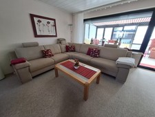 Polsterrundecke  mit Tisch