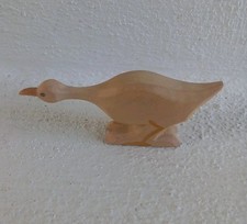 Gans, aus Holz geschnitzt
