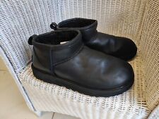UGG Damen Ultra Mini Stiefel Boots Glattleder, Black,  Lammfell  Gr. 37