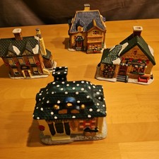 4 wunderschöne Porzellan Miniaturhäuser Weihnachten wie neu Deko