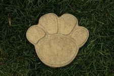 Tatze Pfote Trittstein