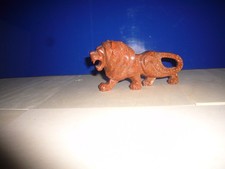 Löwe Figur aus Stein Glitzerstein ?