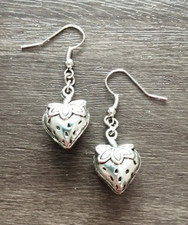 HÜBSCHE SILBERFARBENE