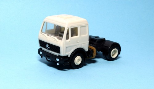 Herpa sk zugmaschine - mb,