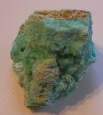 ? Schöner Chrysokol  Afrika Rohstein (Y562) Schau Mal ! Kiste dazu ?