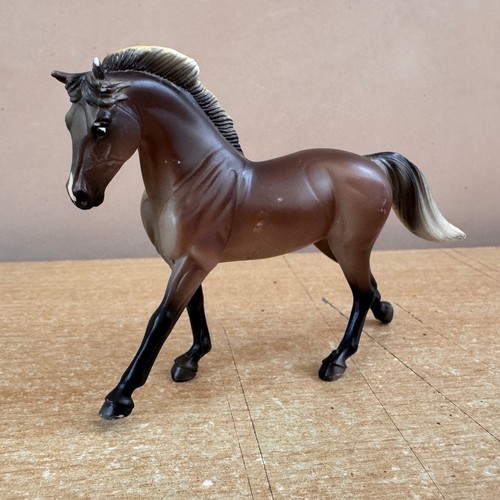 Breyer stablemates chestnut - breyer,