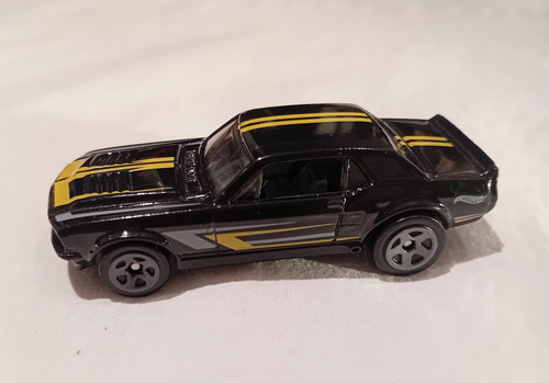 2010 hot wheels - hot, ford