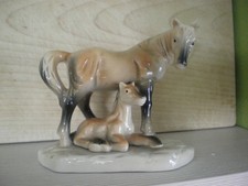 Porzellan Figur Pferd Stute