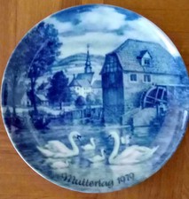 Muttertagsteller, Muttertag 1979 Wandteller Berlin Design Schwanenfamilie Ø~20cm