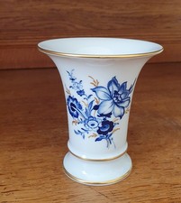Meissner Porzellan Blaue Blume Trichtervase          