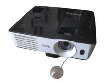 BenQ TH681 Beamer mit Deckenhalterung (Defekt, Lampe geplatzt)
