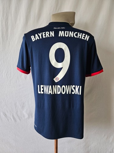 Bayern münchen 2017 - münchen, away