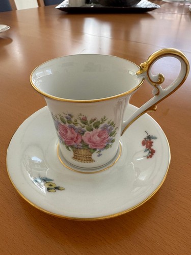 Porzellantasse mit untertasse - porzellantasse,